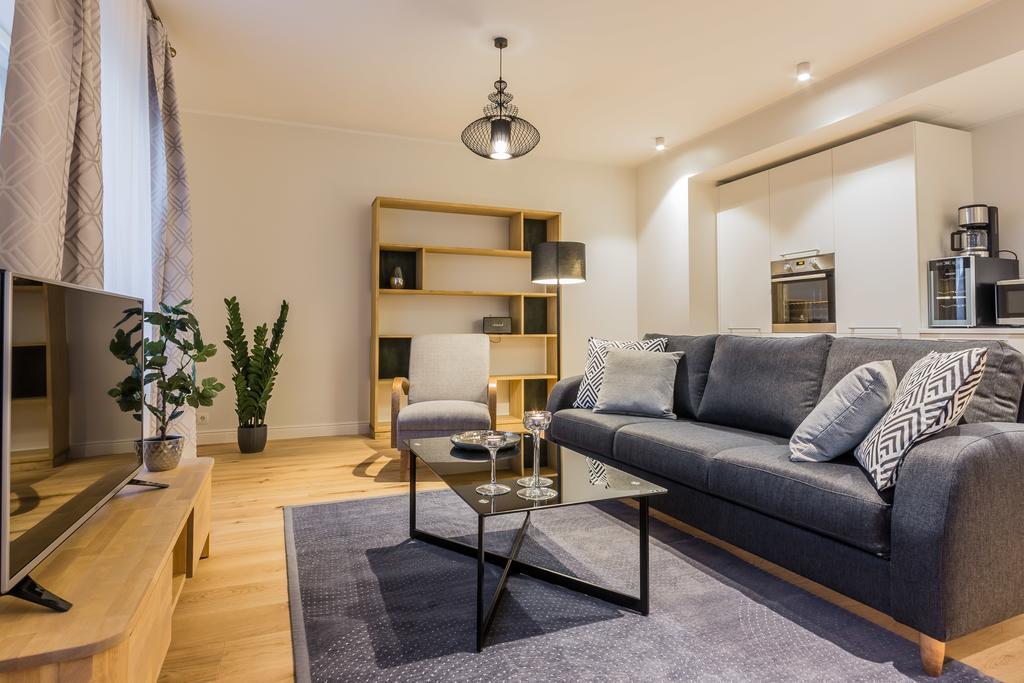Apartment Goodson & Red Pronksi 3