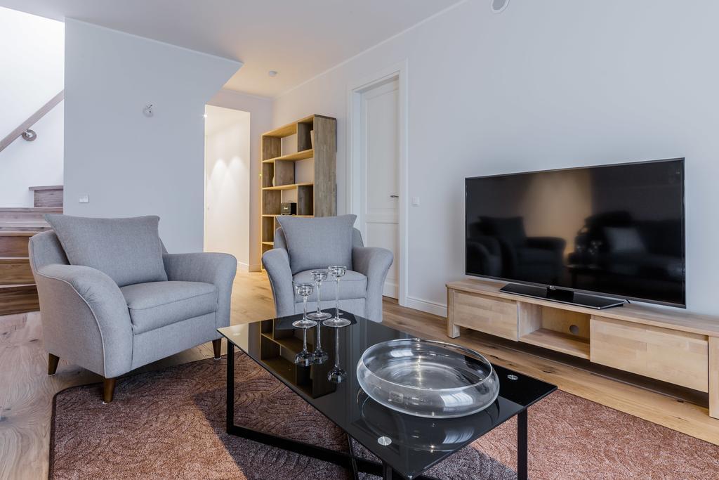Apartment Goodson & Red Pronksi 3 Tallinn